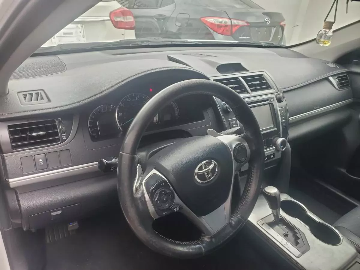 Toyota Camry   - 2013