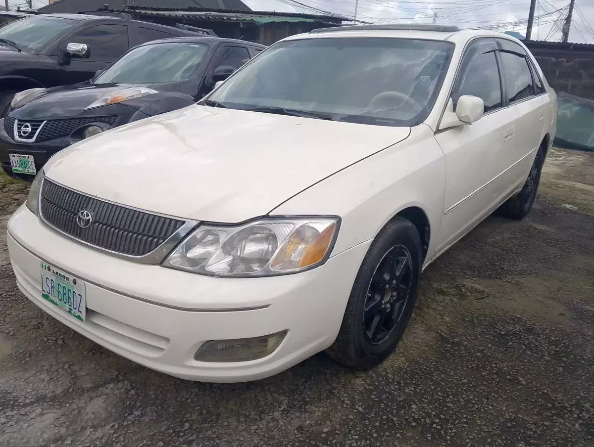 Toyota Avalon   - 2002