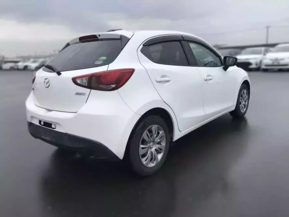 Mazda Demio   - 2015