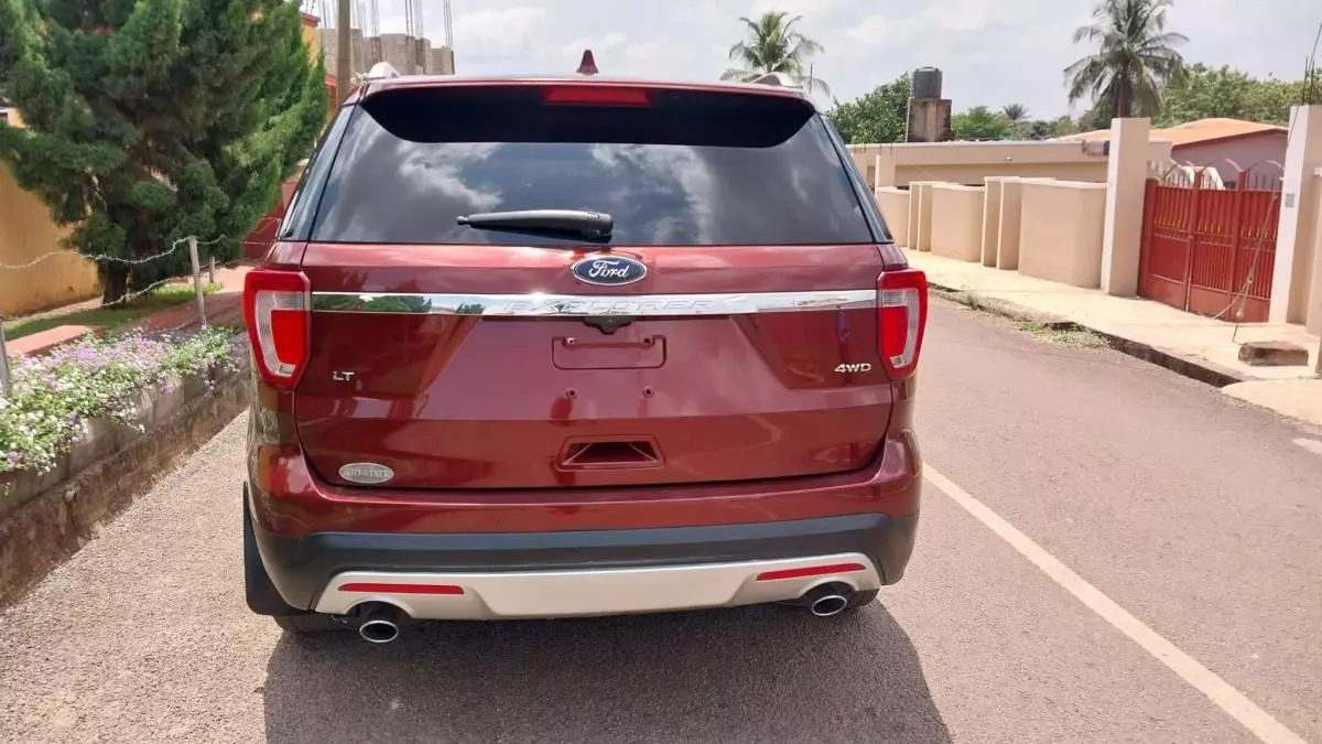 Ford Explorer - 2016