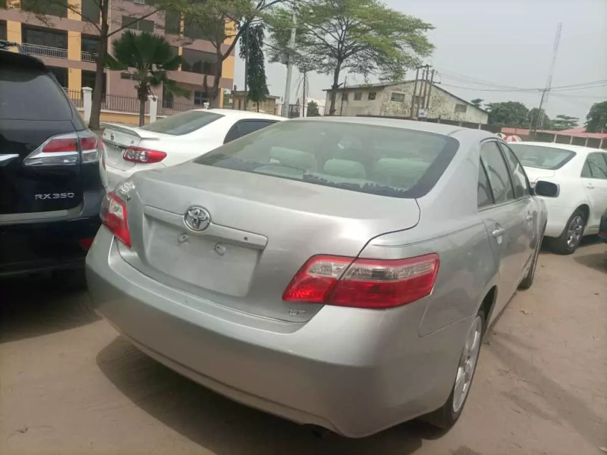 Toyota Camry - 2007