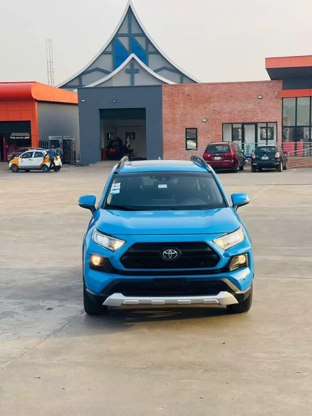 Toyota RAV 4   - 2019