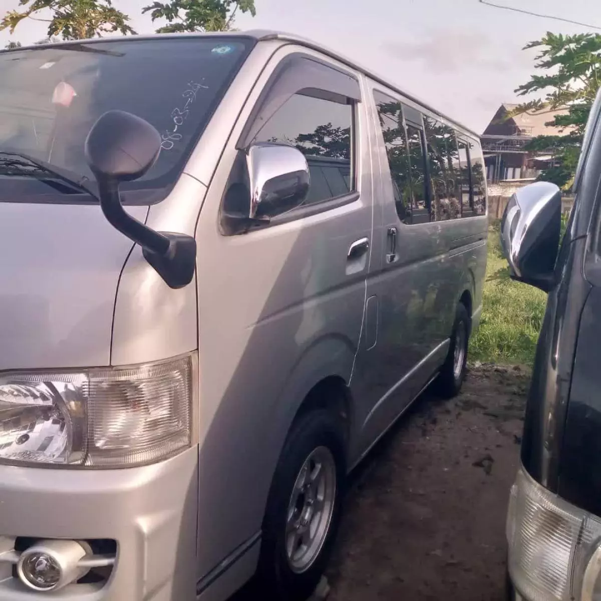 Toyota Hiace   - 2010