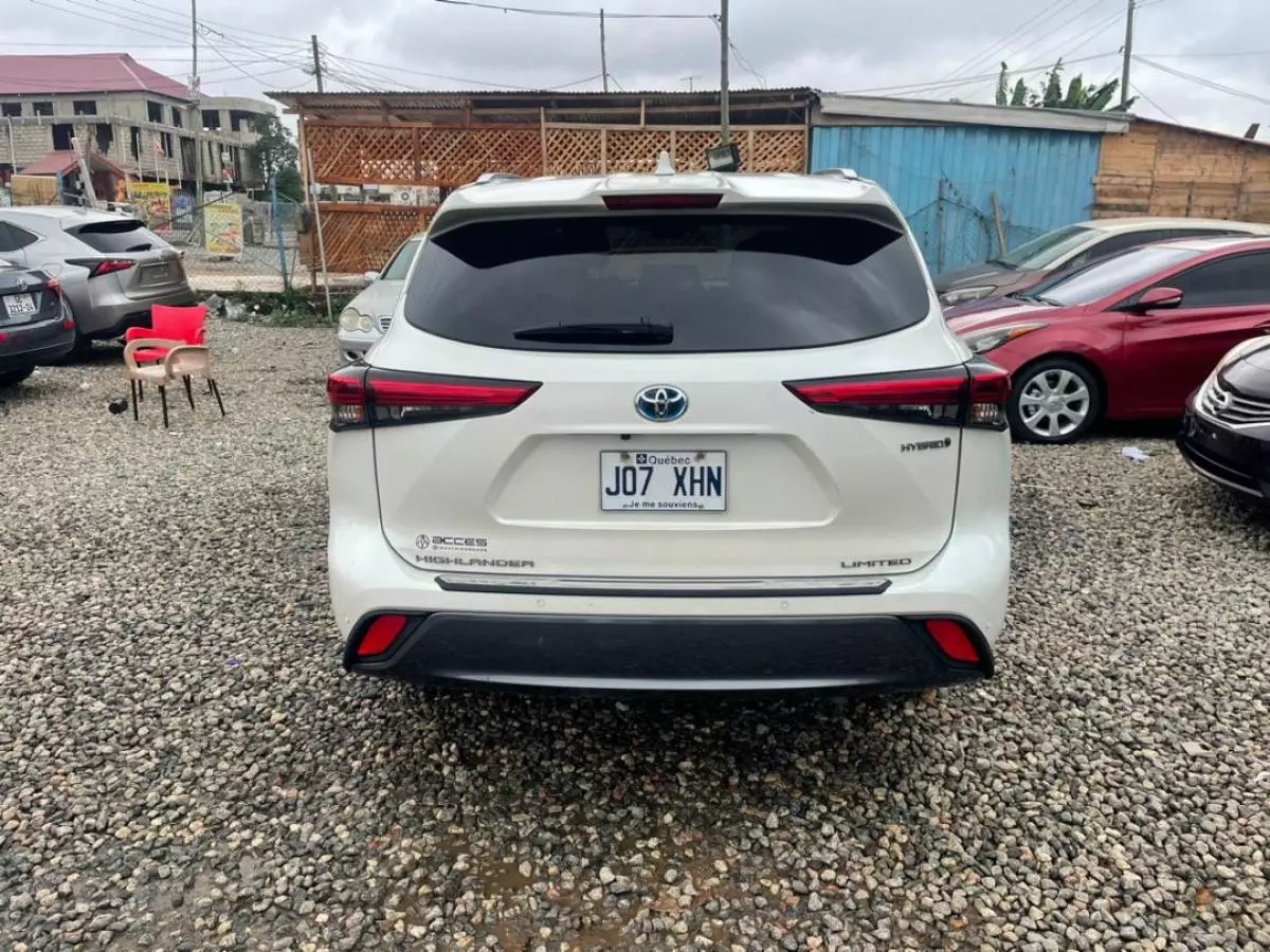 Toyota Highlander   - 2021