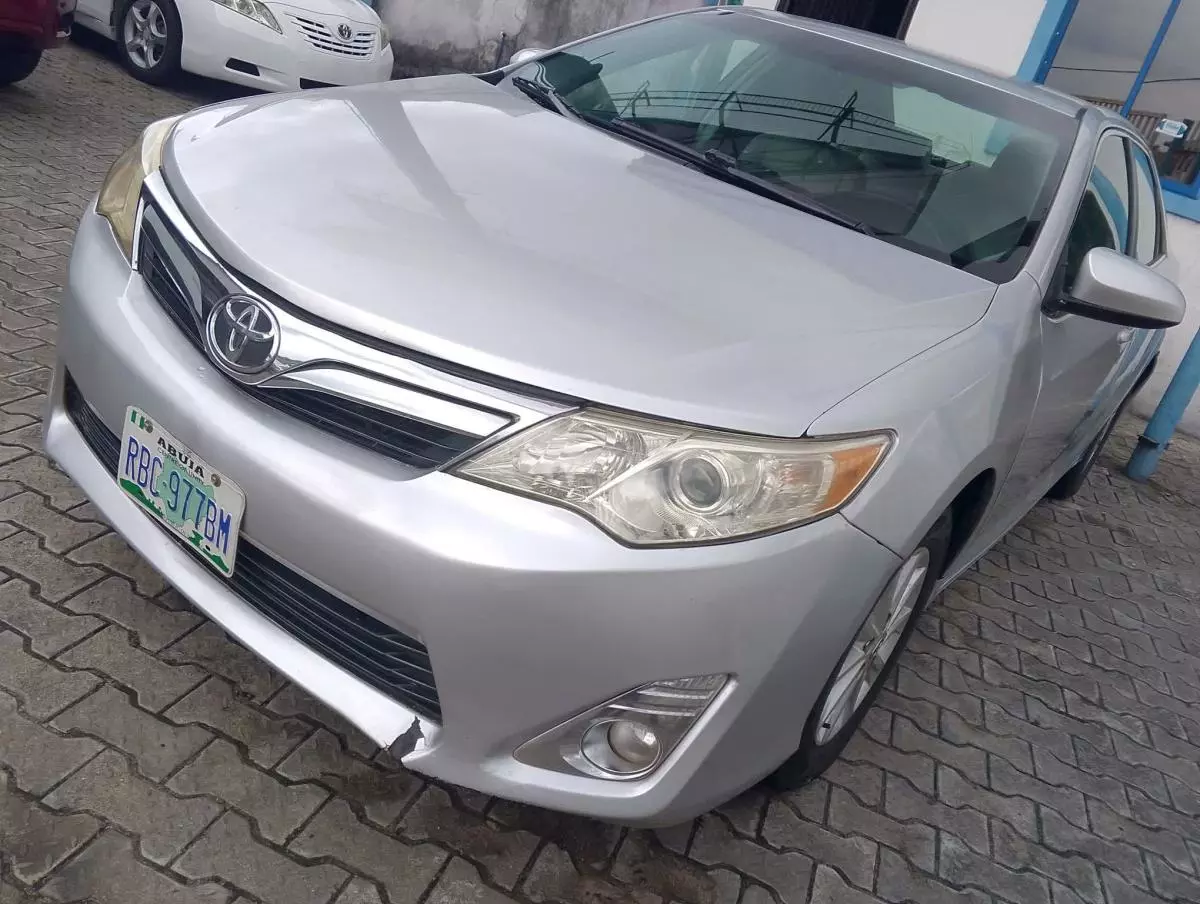 Toyota Camry   - 2013