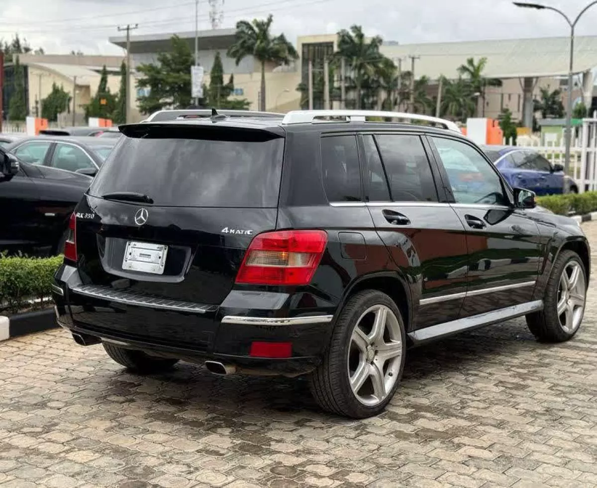 Mercedes-Benz GLK 350   - 2010