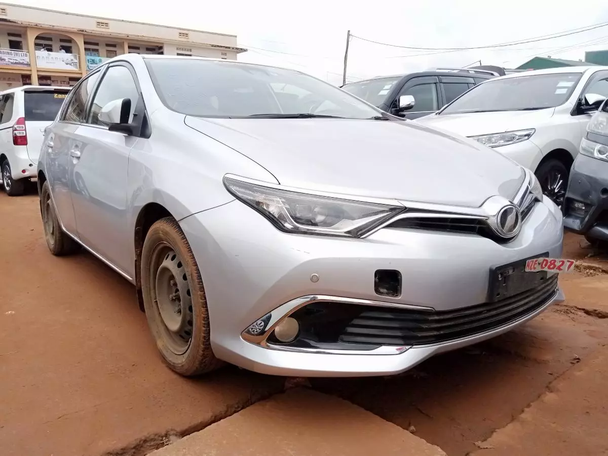 Toyota Auris   - 2016