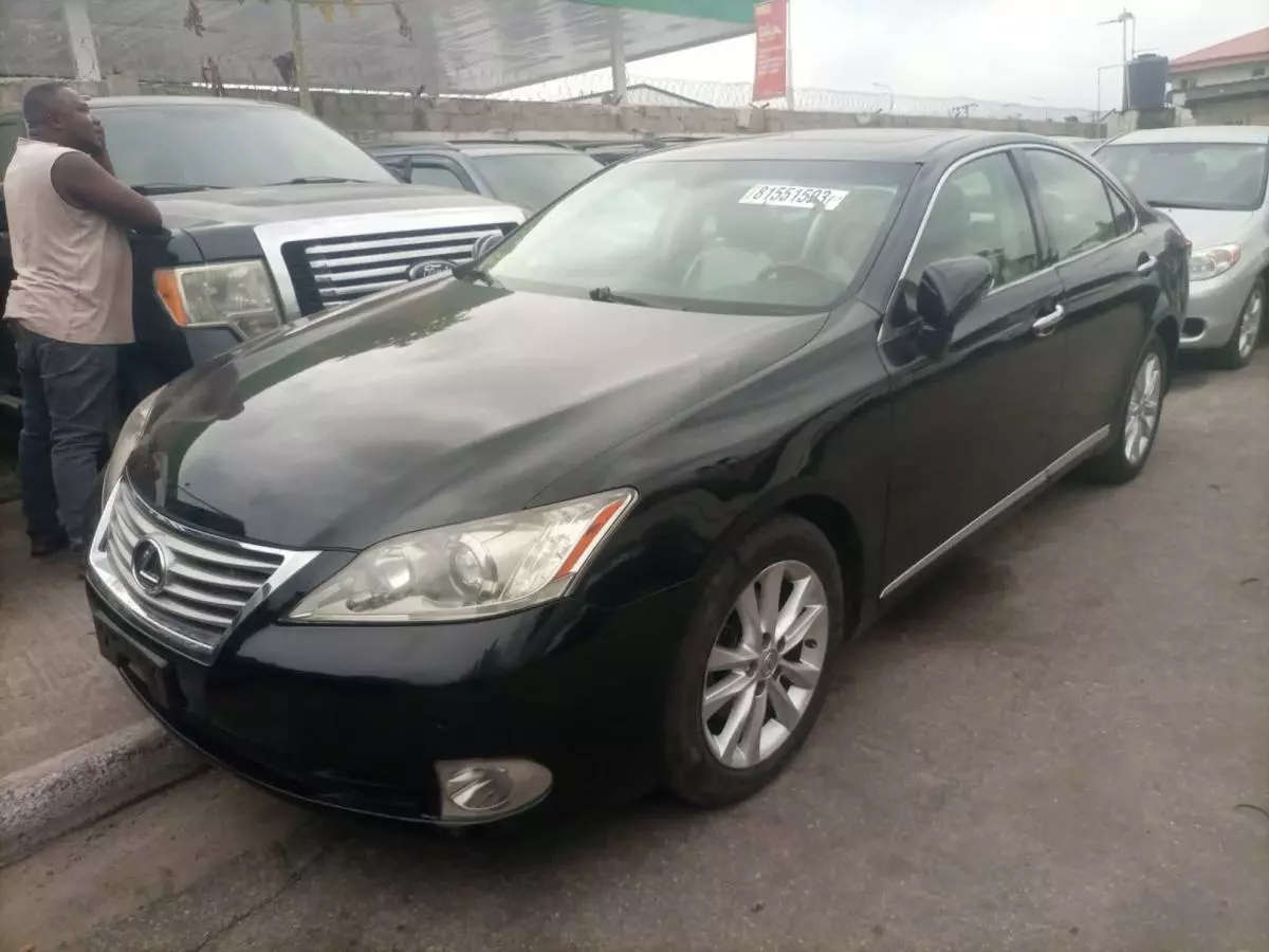 Lexus ES 350   - 2010