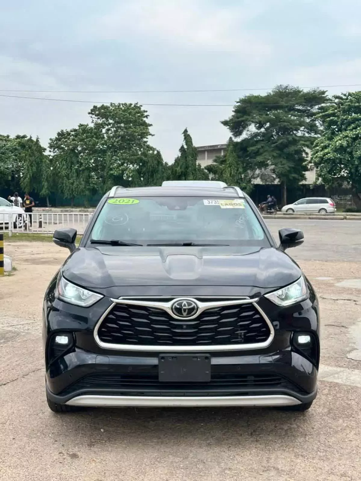 Toyota Highlander   - 2021