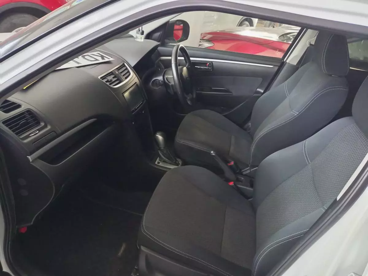 SUZUKI Swift RS - 2015