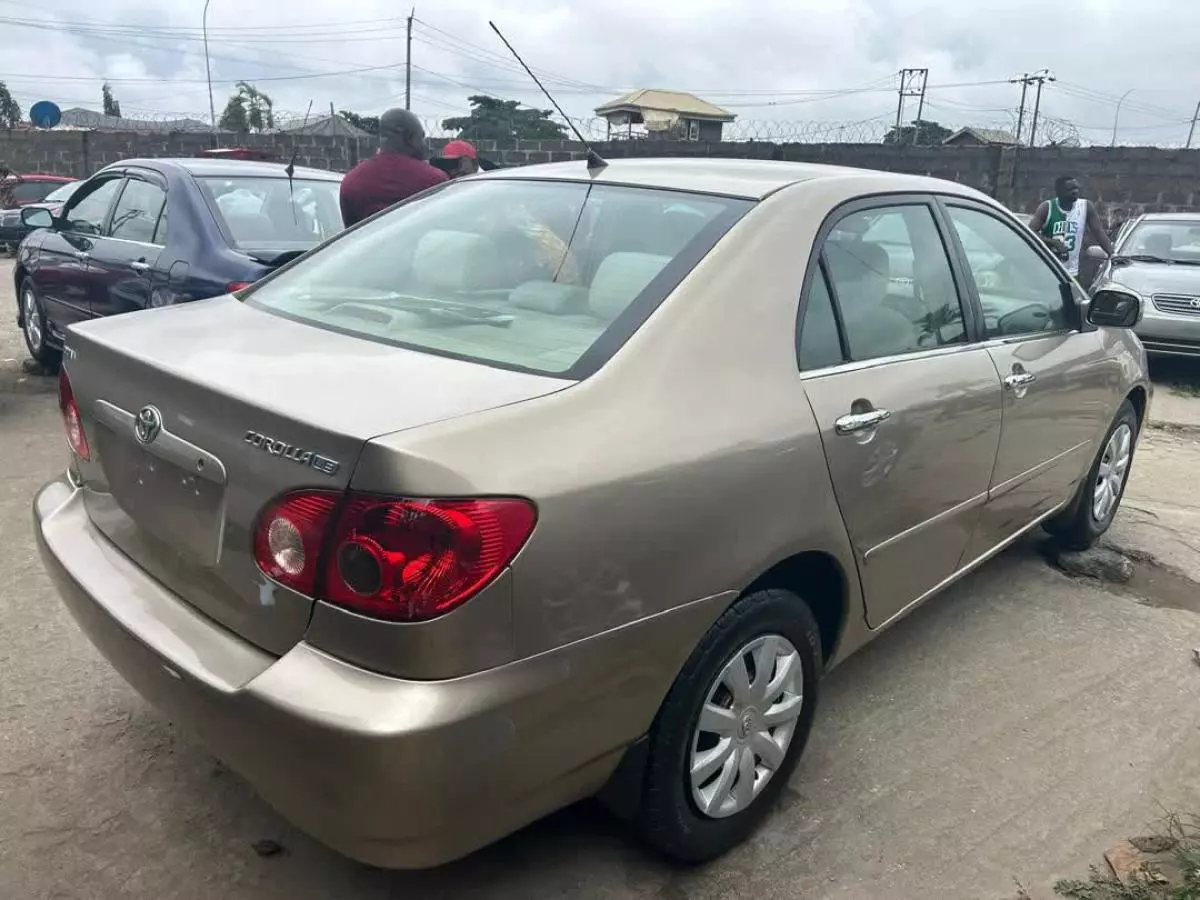 Toyota Corolla   - 2006