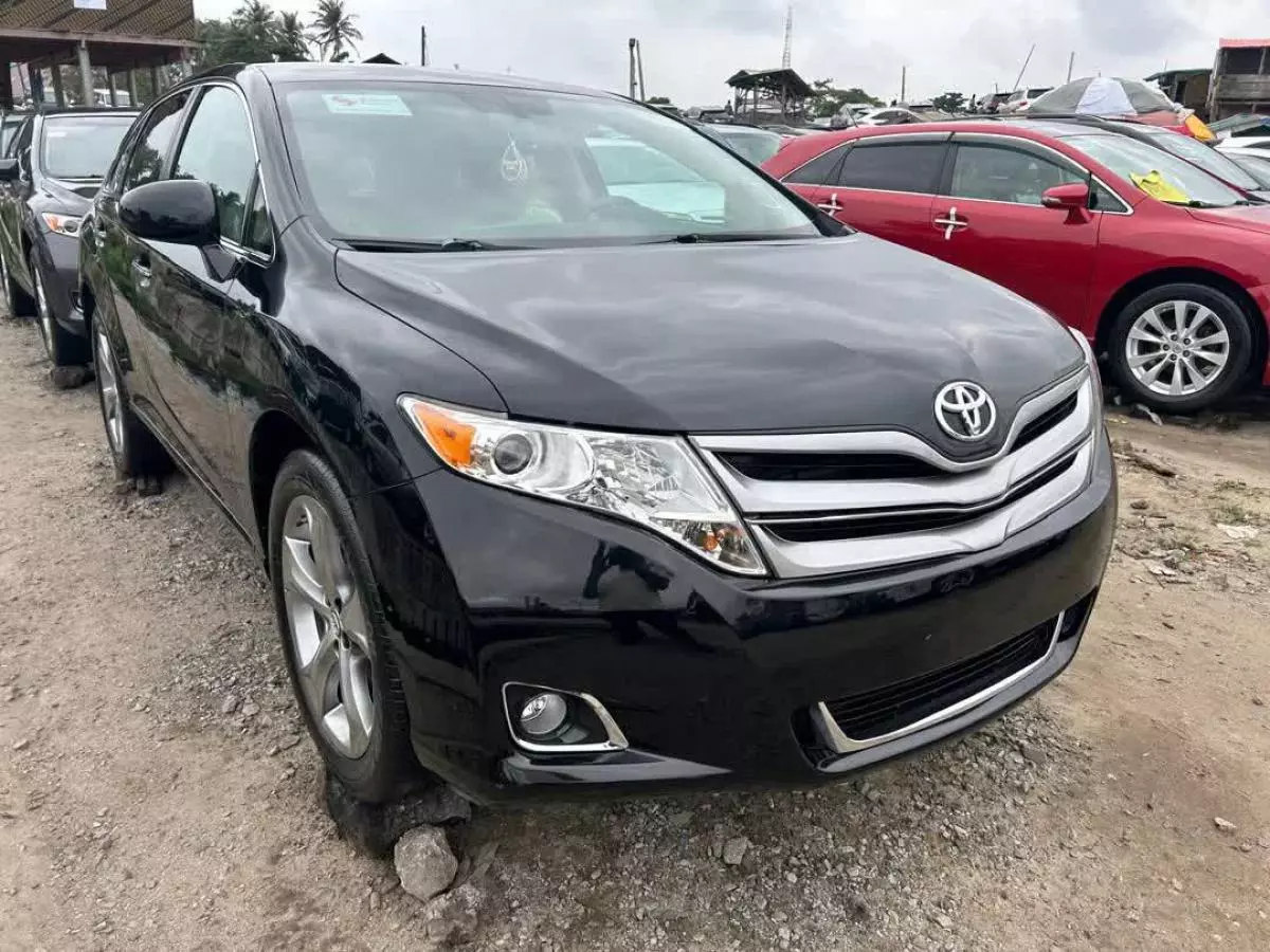 Toyota Venza   - 2011