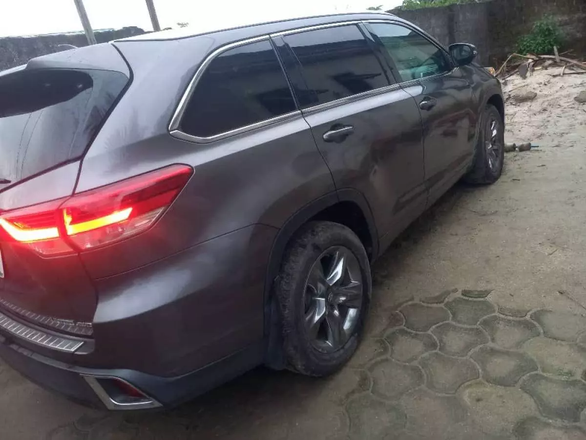 Toyota Highlander   - 2018