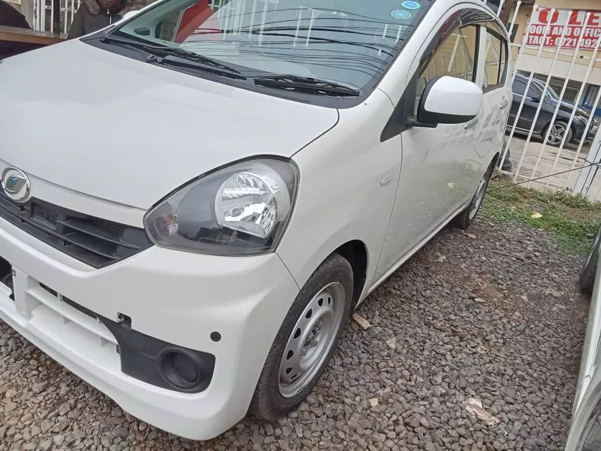 Daihatsu Mira    - 2017