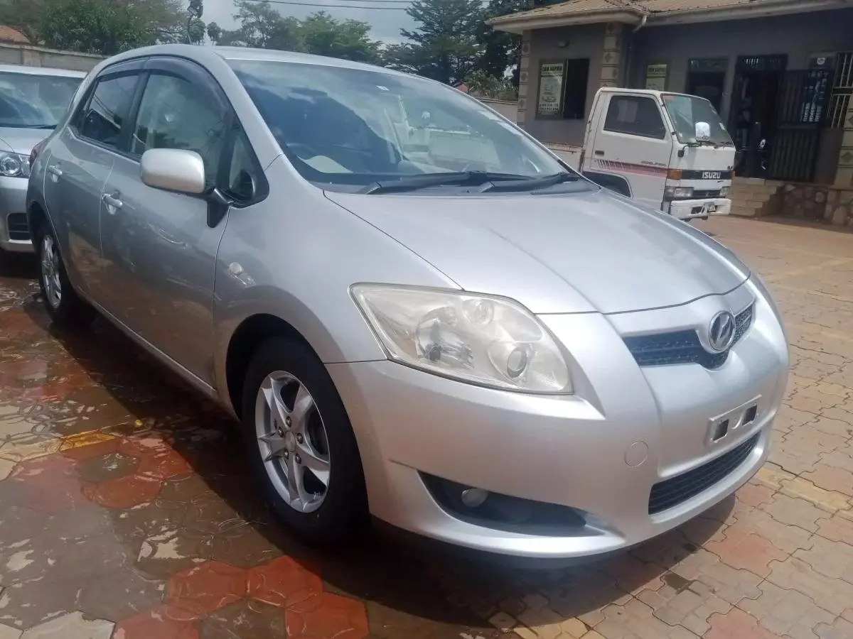 Toyota Auris   - 2009