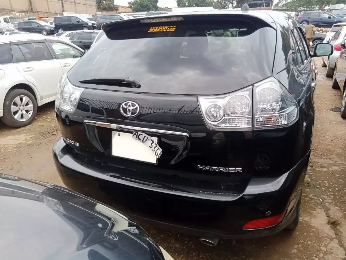 Toyota Harrier   - 2009