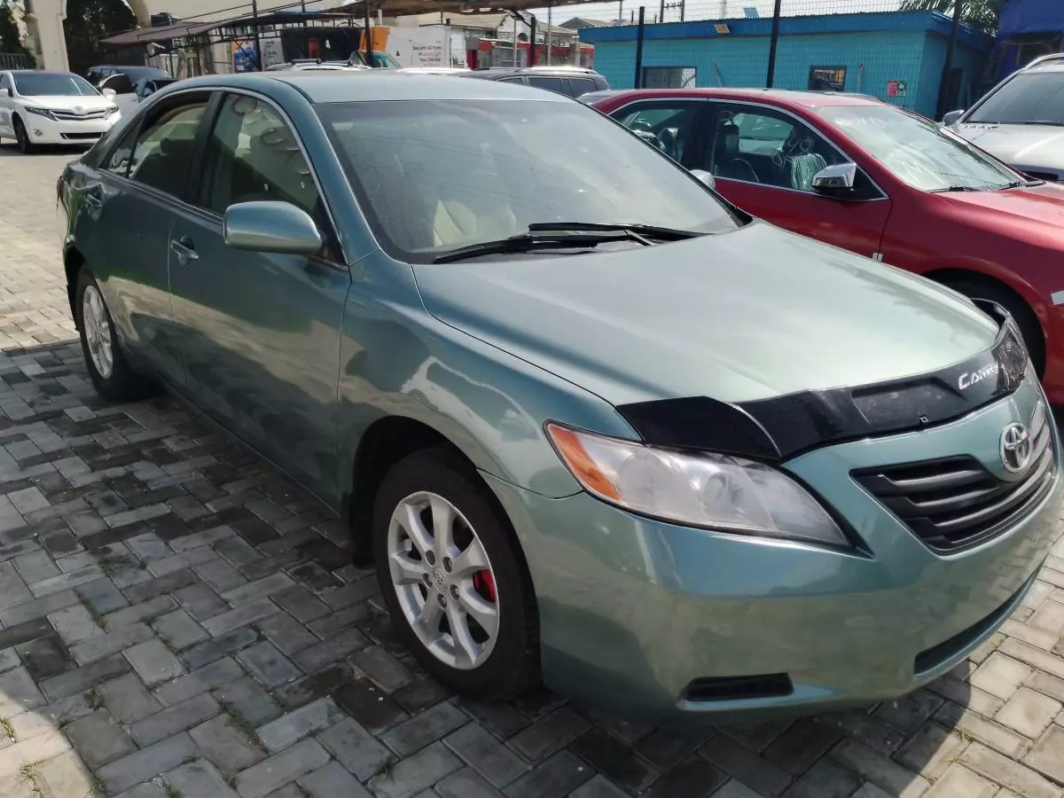 Toyota Camry   - 2008