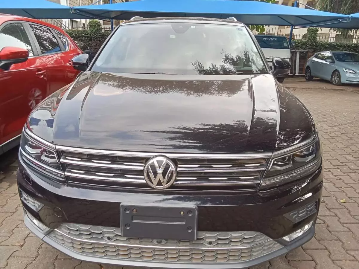 Volkswagen Tiguan   - 2017