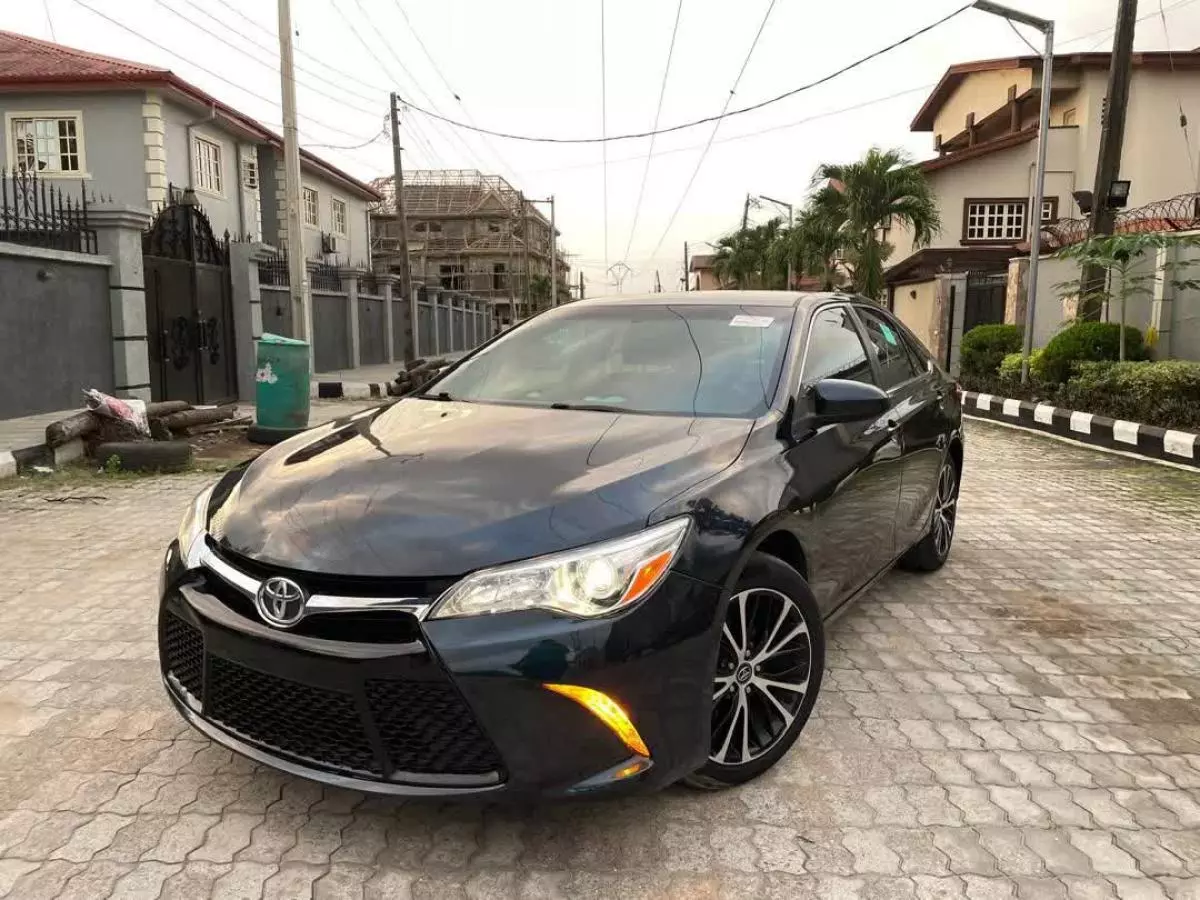 Toyota Camry   - 2015