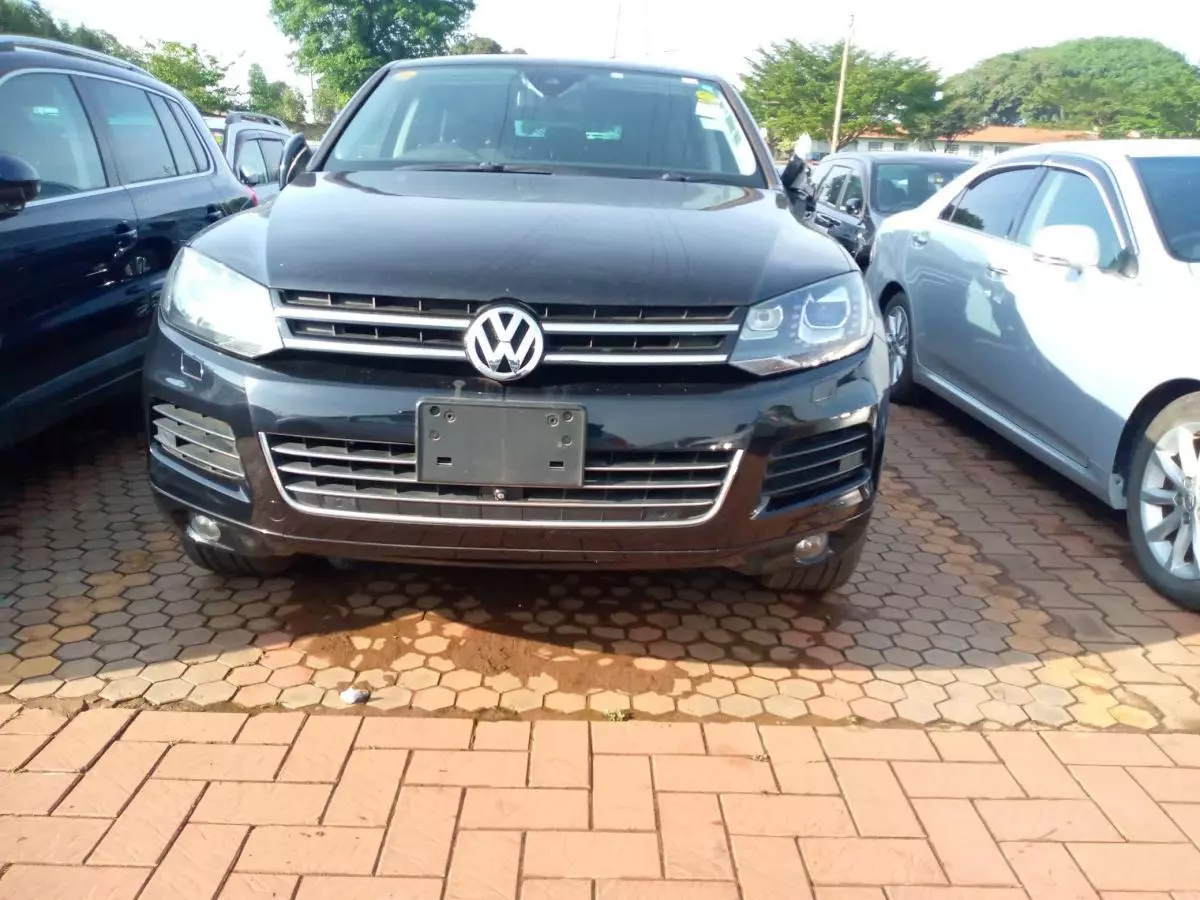 Volkswagen Touareg   - 2013