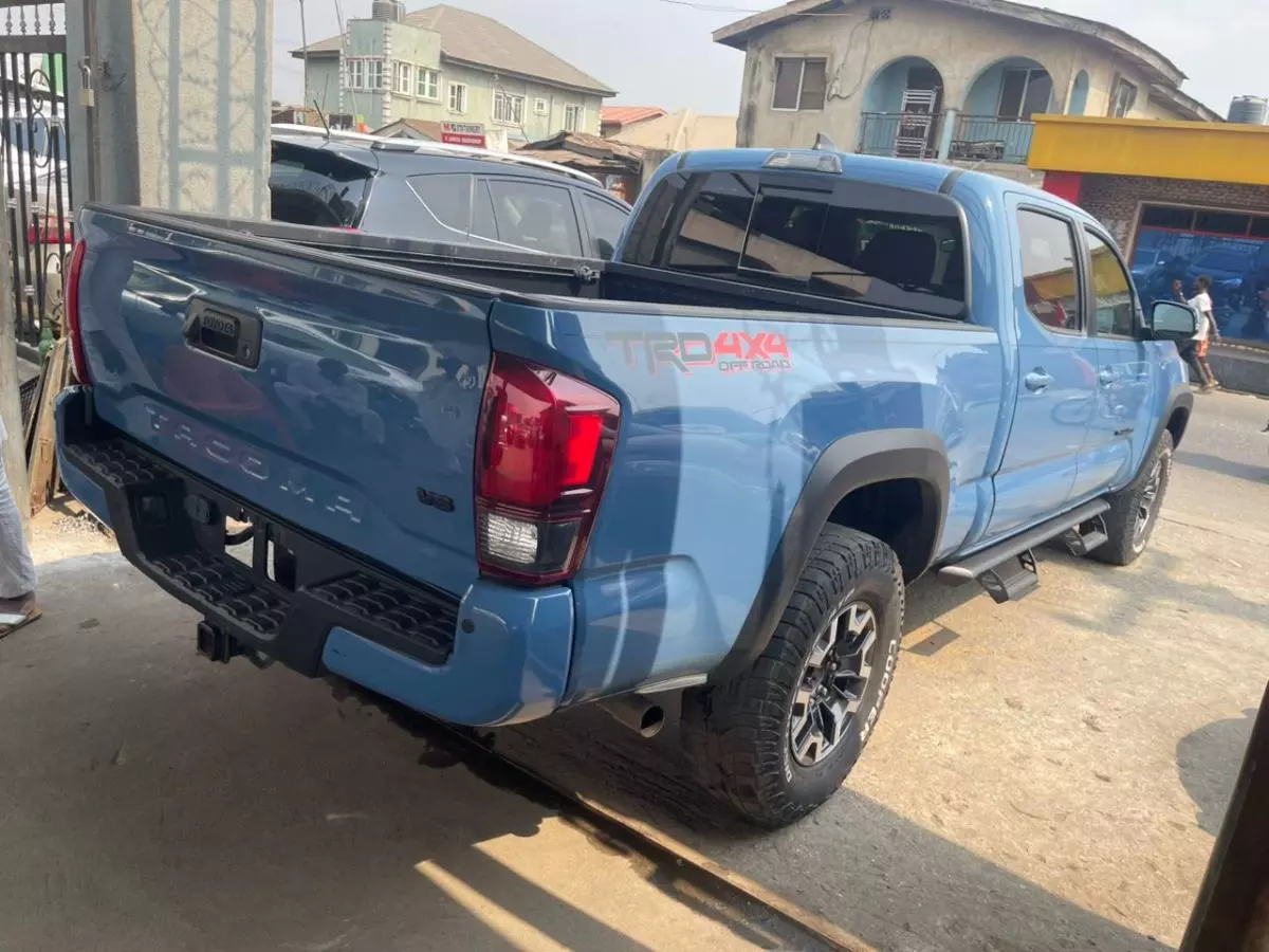 Toyota Tacoma   - 2019