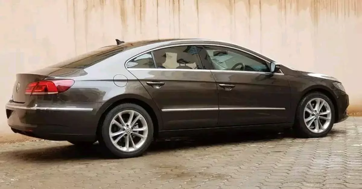 Volkswagen Passat   - 2016