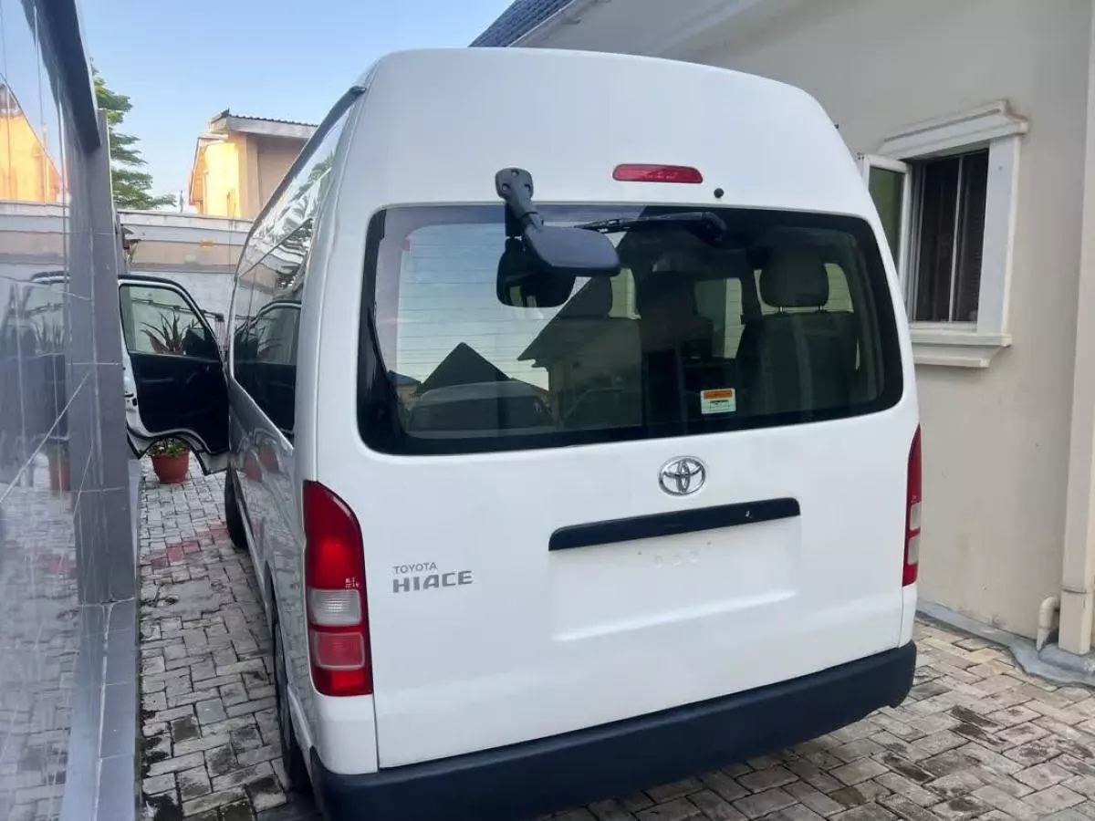 Toyota Hiace   - 2018