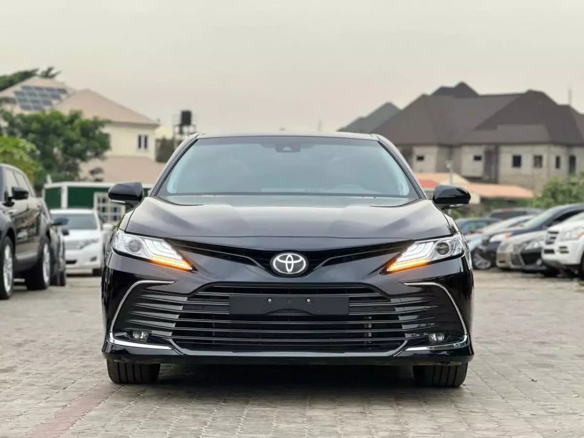 Toyota Camry   - 2023