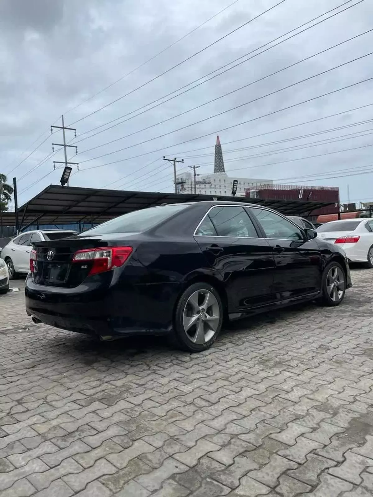 Toyota Camry   - 2013