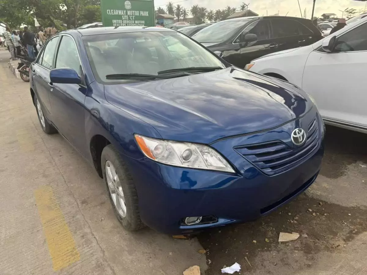 Toyota Camry   - 2007