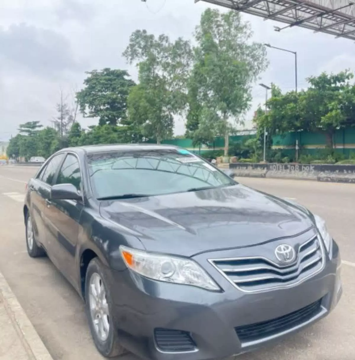 Toyota Camry   - 2011