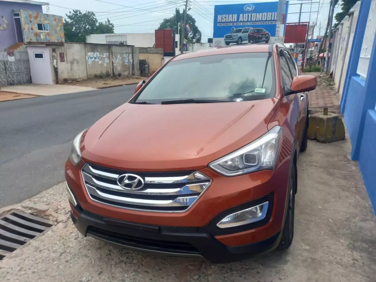 Hyundai Santa Fe   - 2014