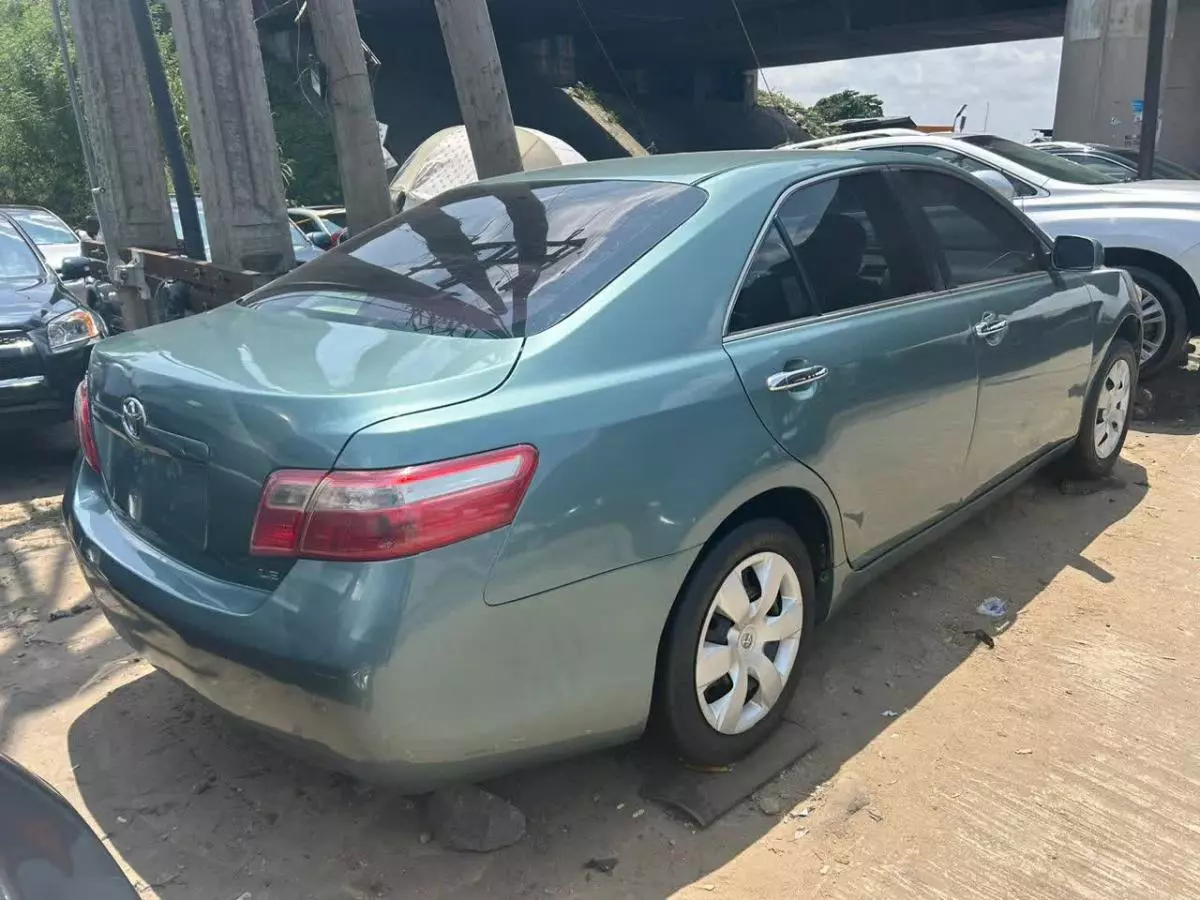 Toyota camry   - 2009