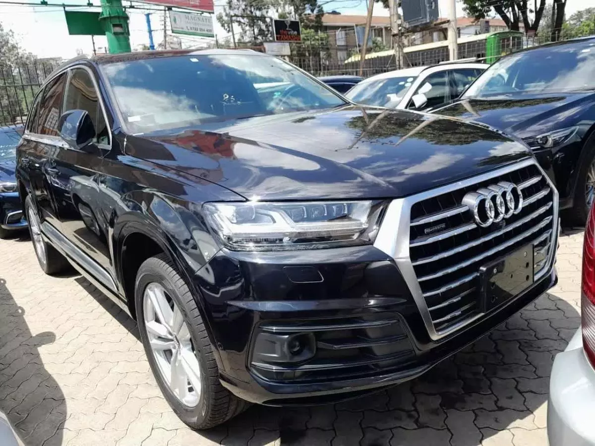 Audi Q7   - 2016