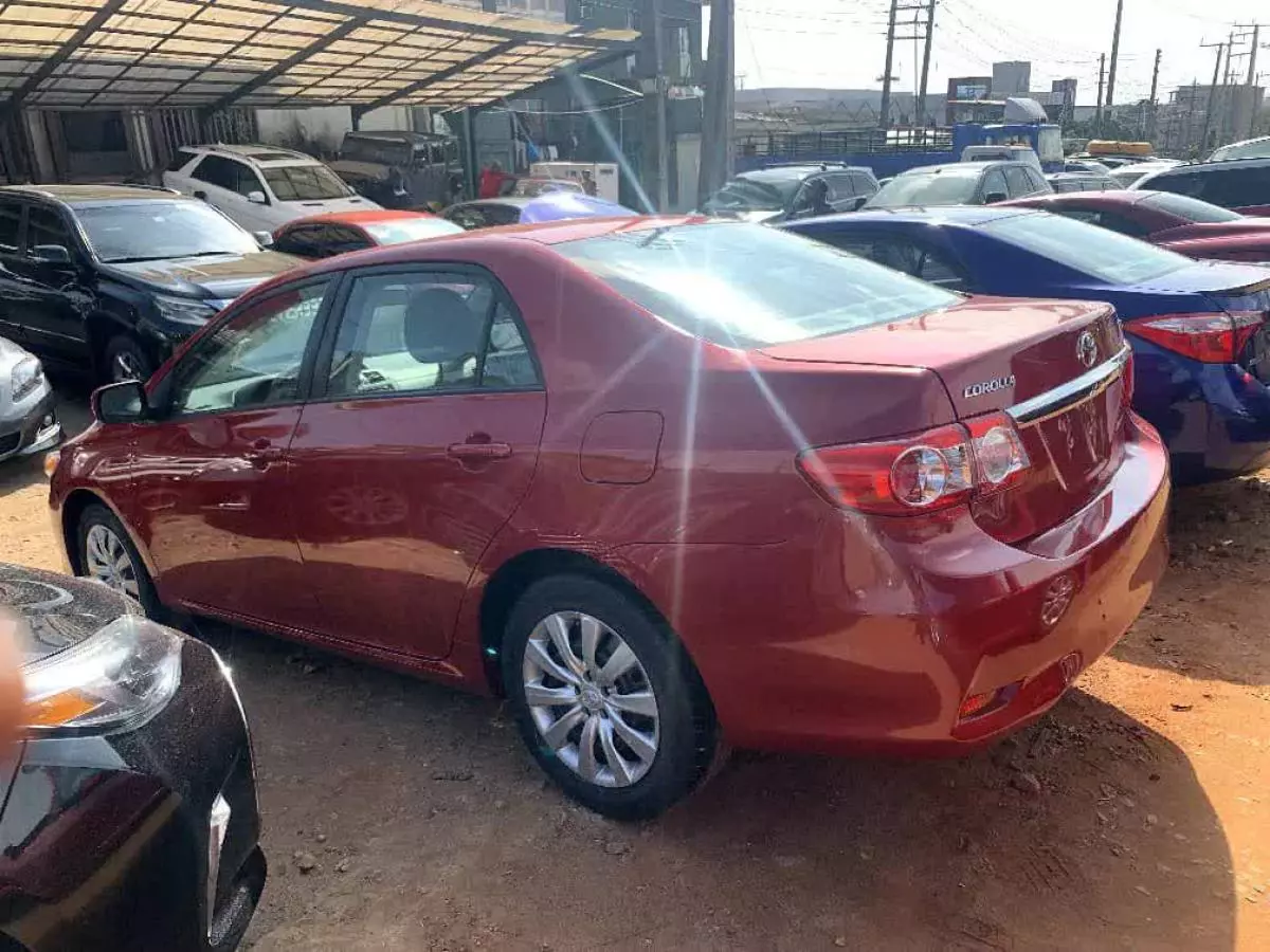 Toyota Corolla   - 2012