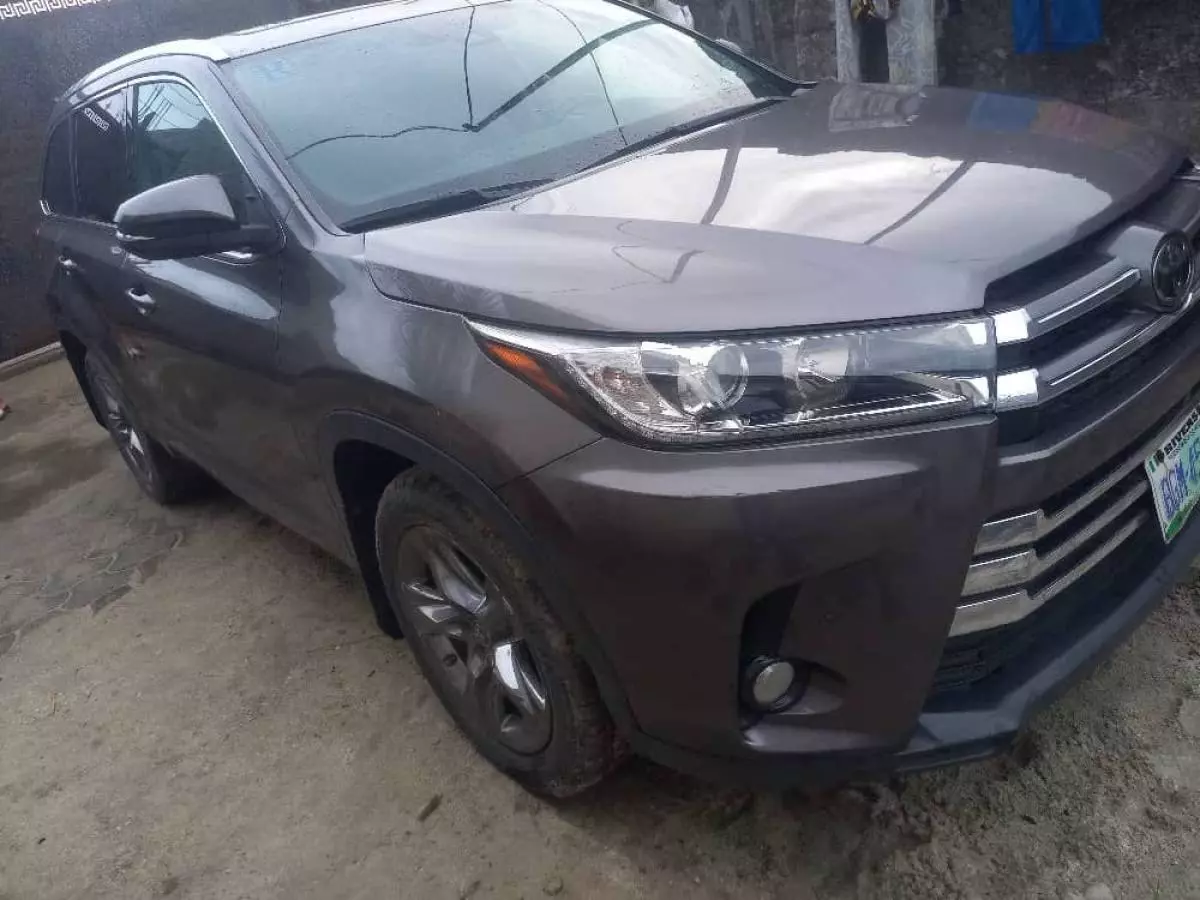 Toyota Highlander   - 2018