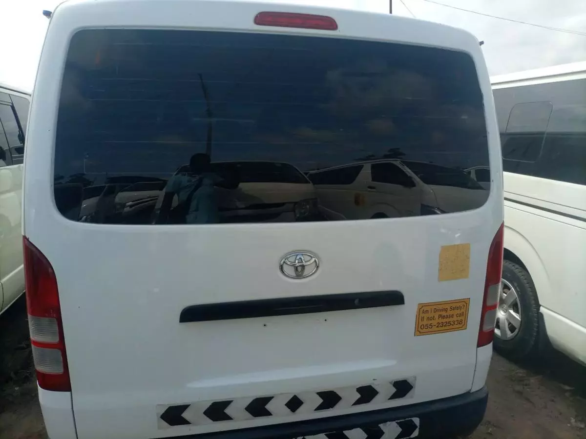 Toyota Hiace - 2013