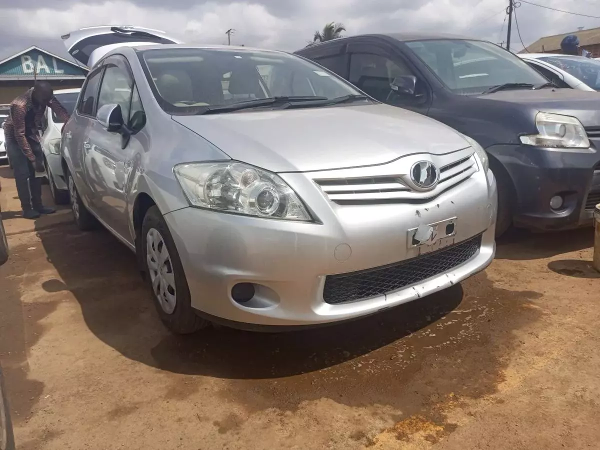 Toyota Auris   - 2009