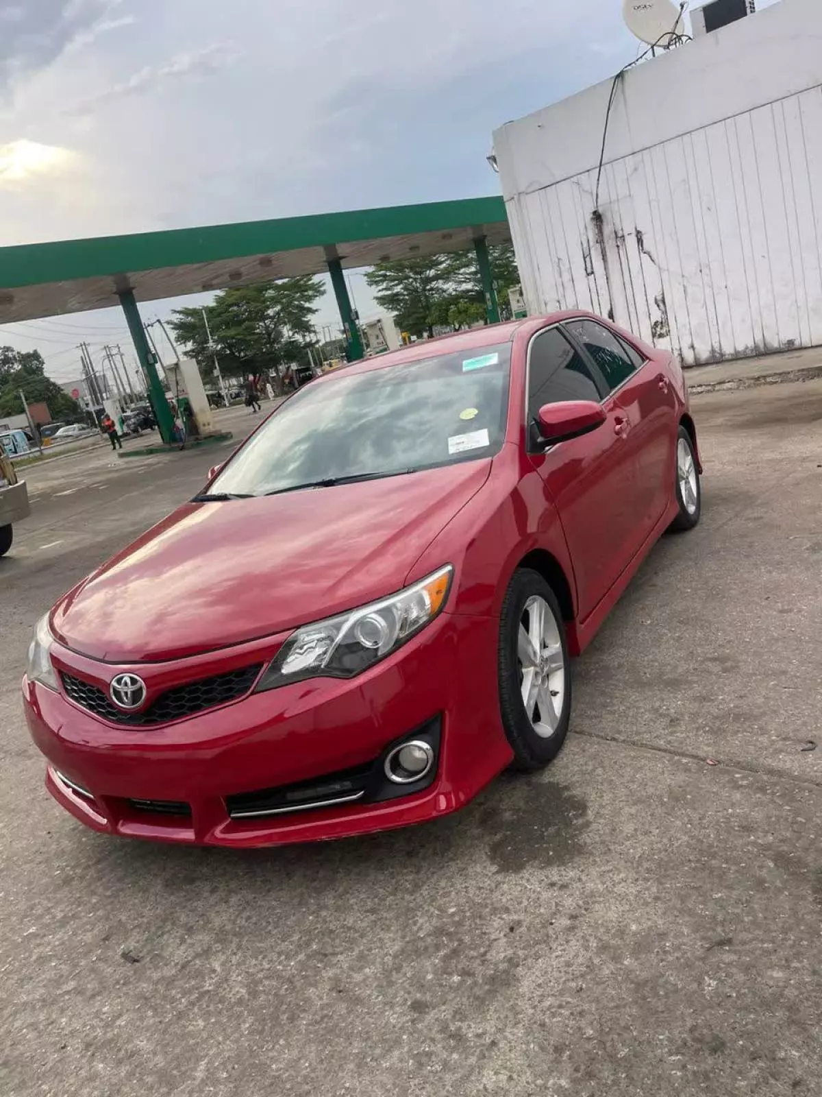 Toyota Camry   - 2014