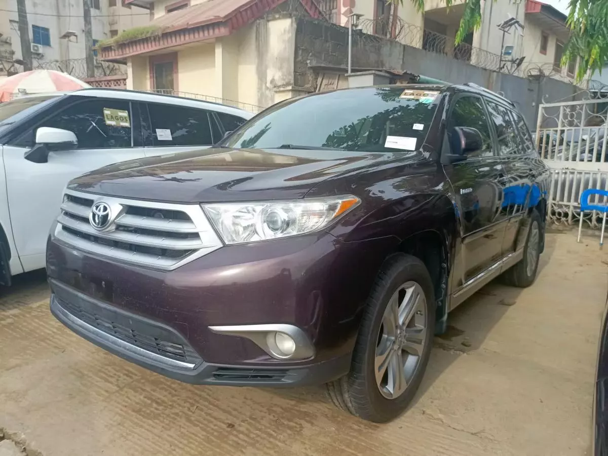 Toyota Highlander   - 2013