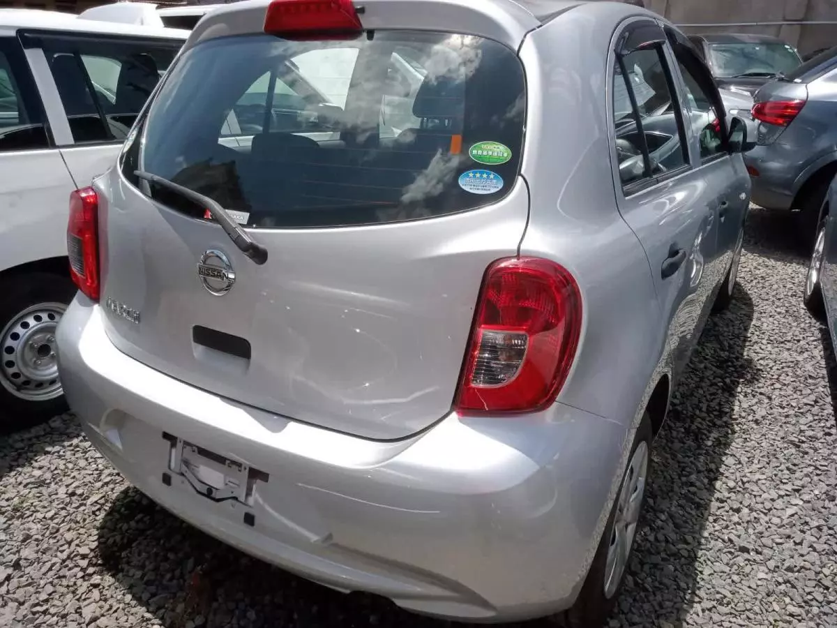 Nissan March - 2016
