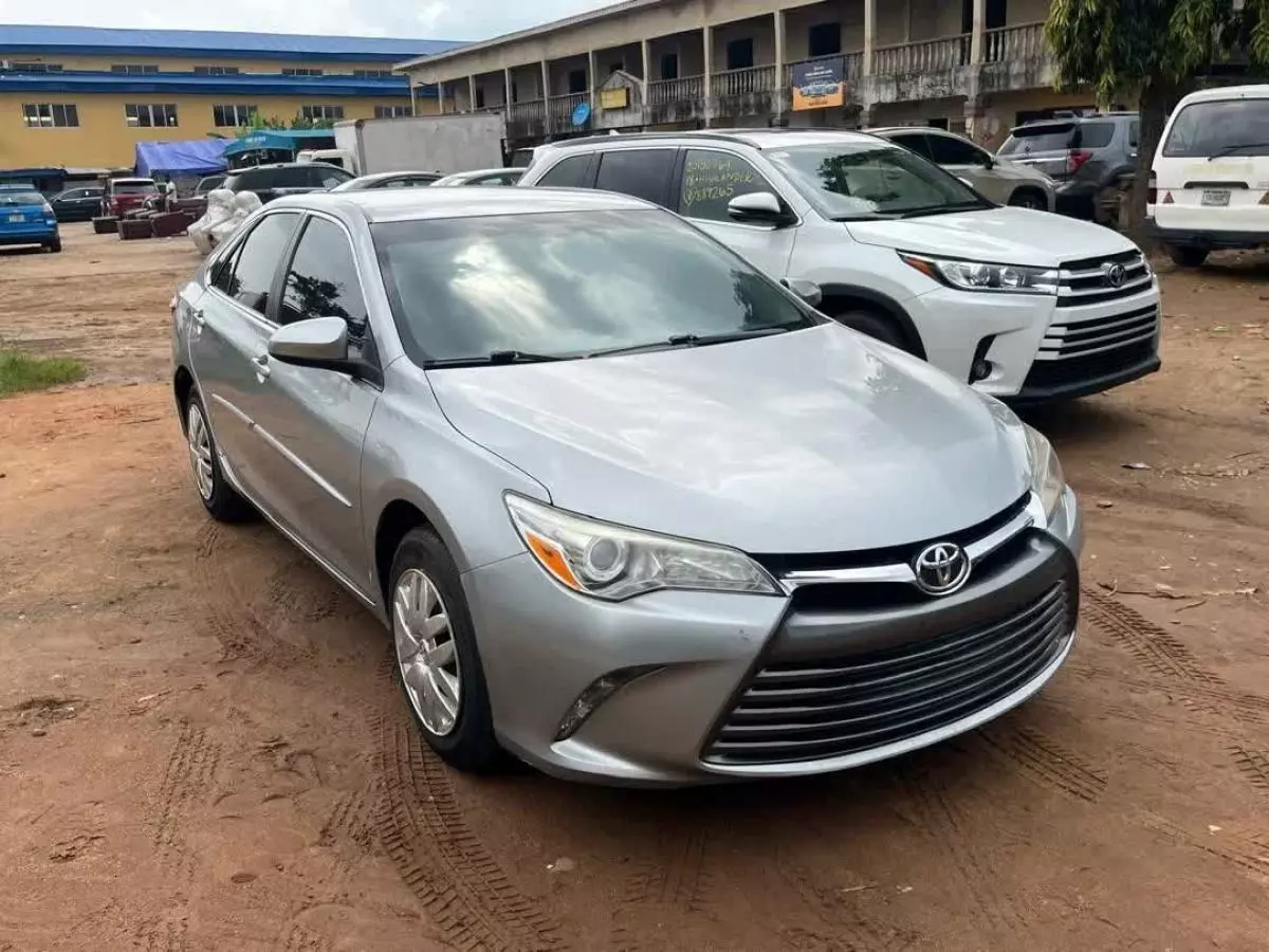 Toyota Camry   - 2017