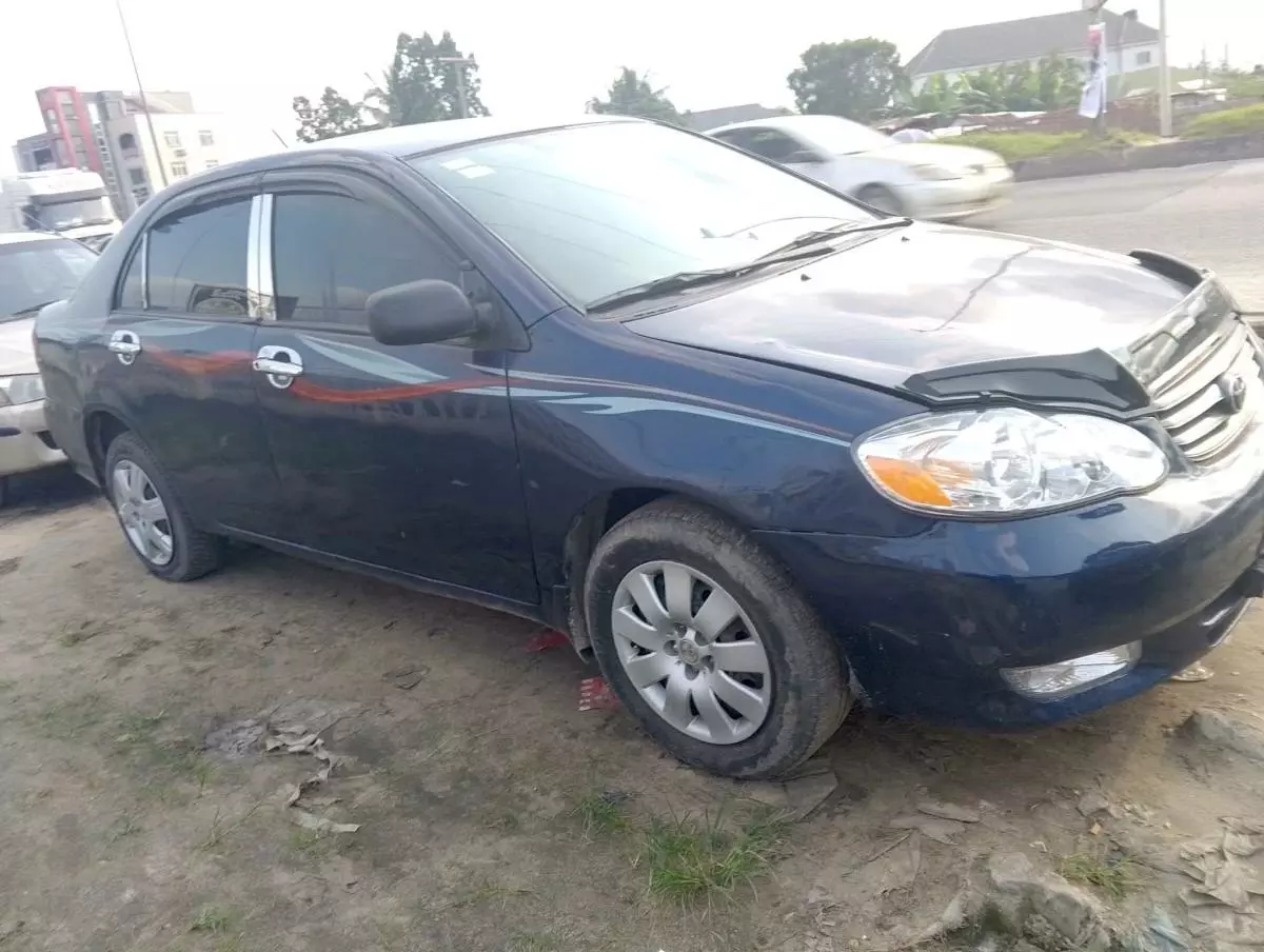 Toyota Corolla   - 2004