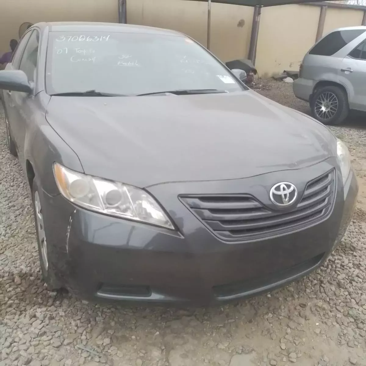 Toyota Camry   - 2007