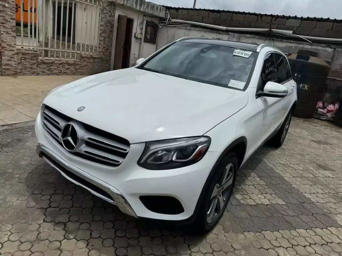 Mercedes-Benz GLC 300   - 2017