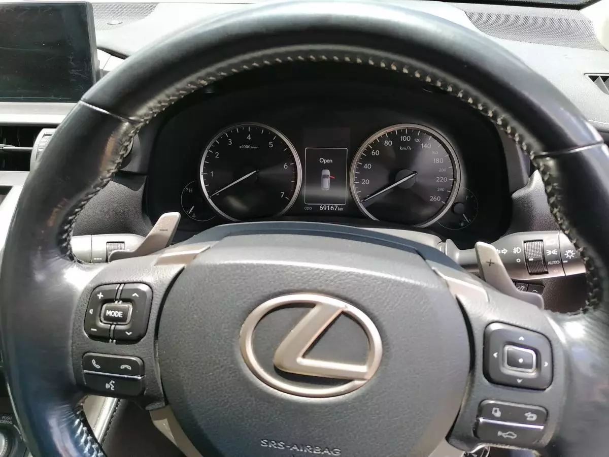 Lexus NX 200 - 2015