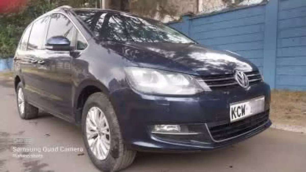 Volkswagen Sharan   - 2012