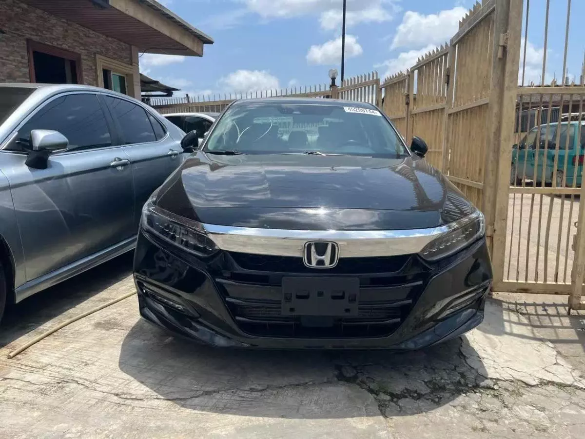 Honda Accord   - 2019