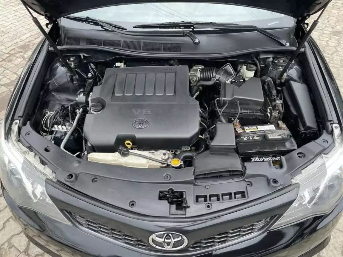 Toyota Camry   - 2013