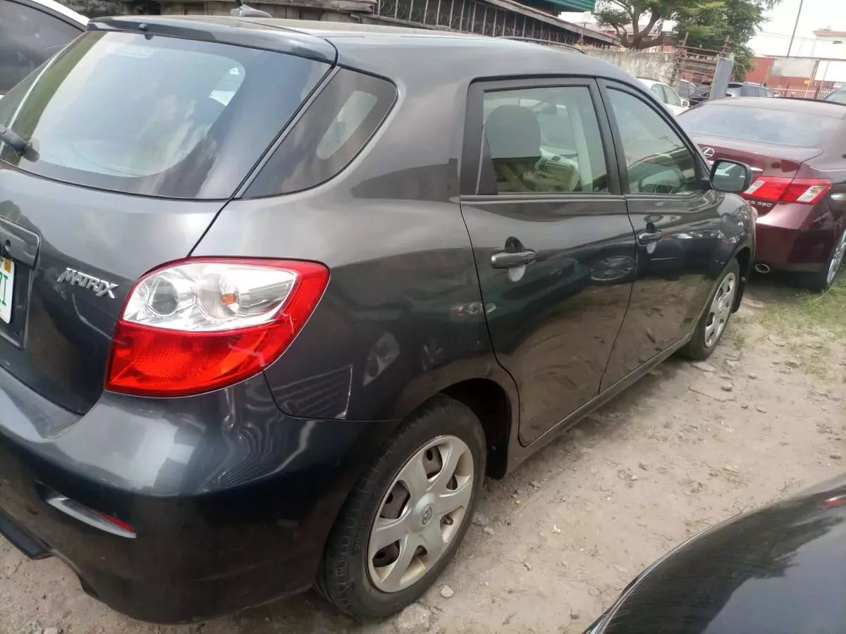 Toyota Matrix - 2009
